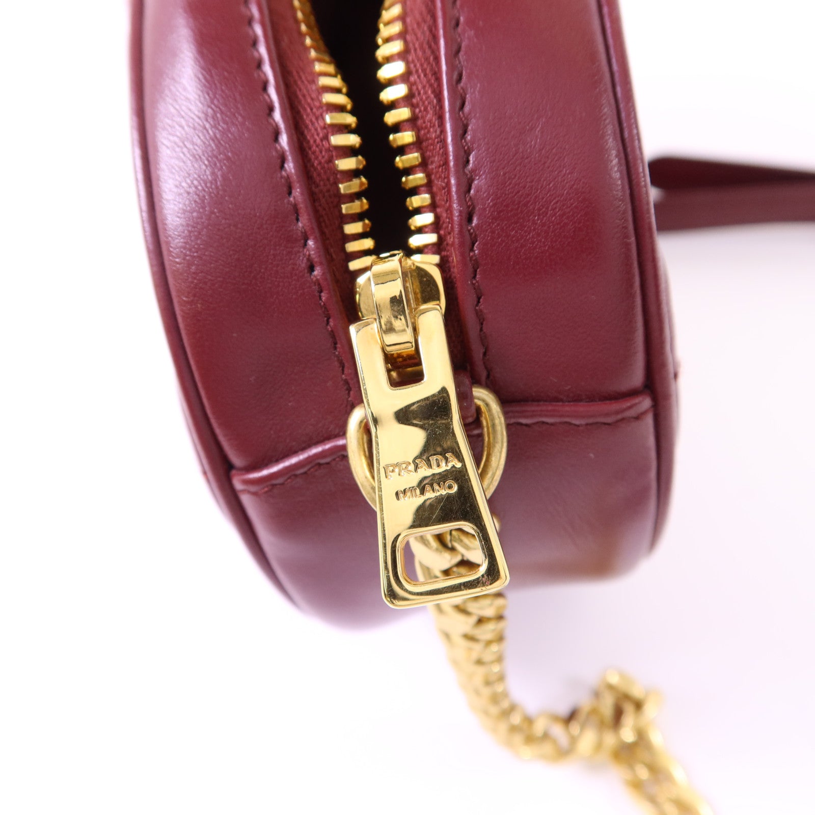 PRADA 牛皮皮革Shoulder Bag金扣肩背袋