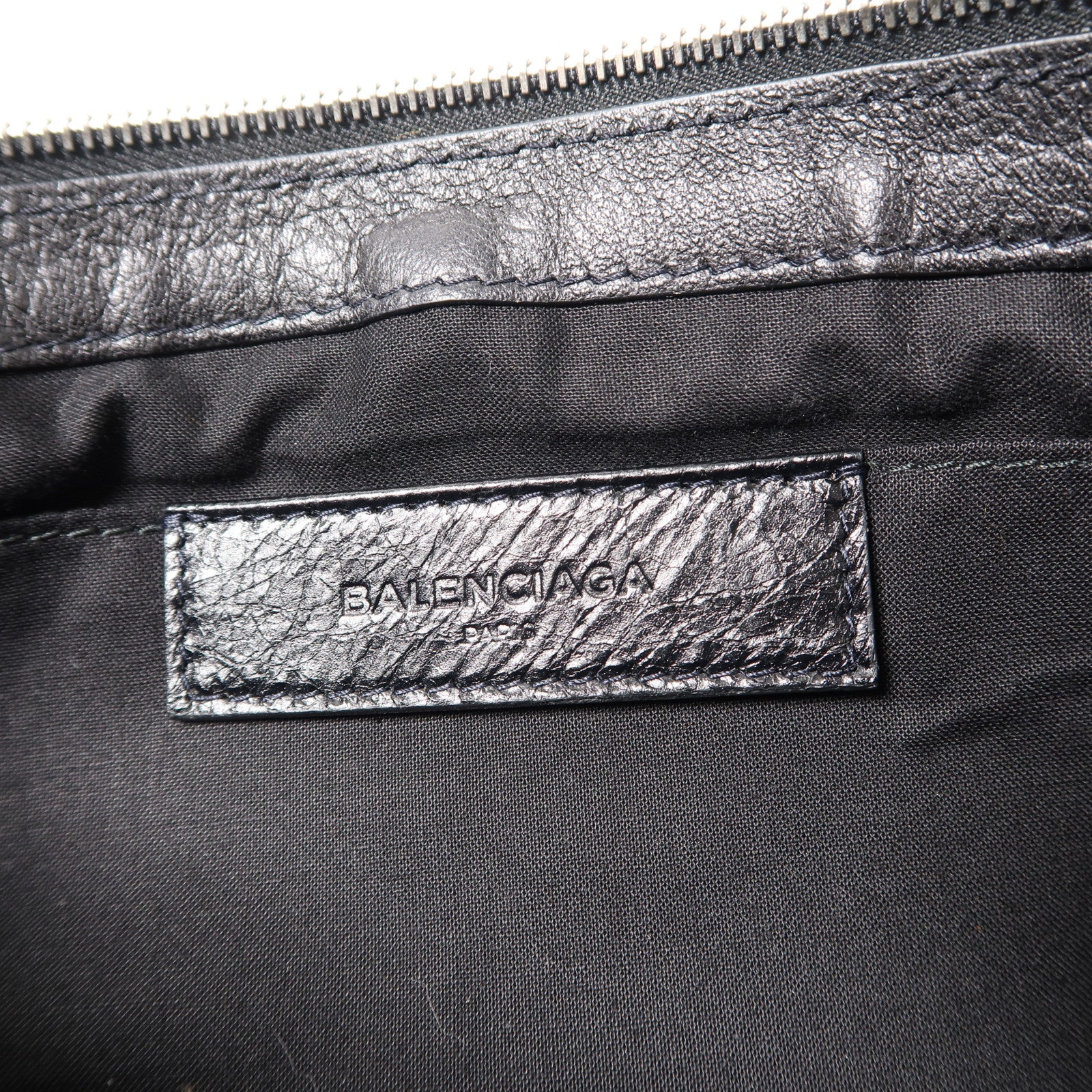 BALENCIAGA 羊皮皮革Pouch銀扣手拿包黑色