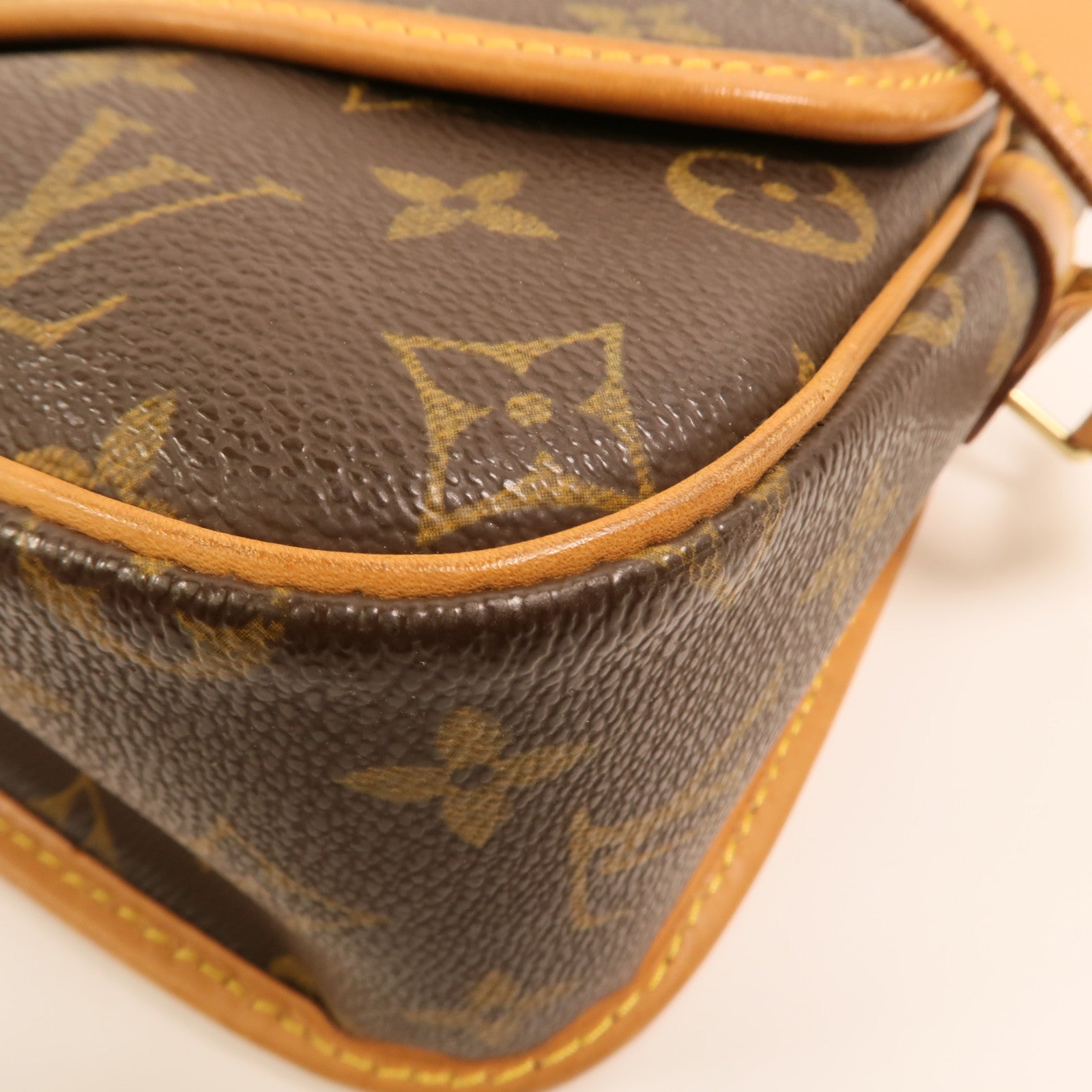 LOUIS VUITTON Monogram Sologne金扣肩背袋