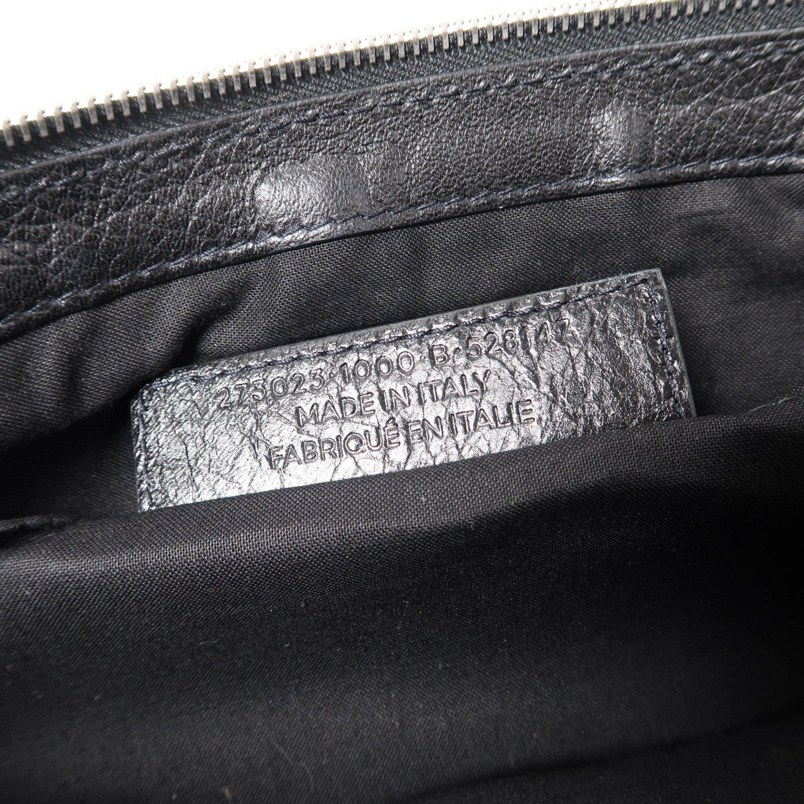 BALENCIAGA 羊皮皮革Pouch銀扣手拿包黑色