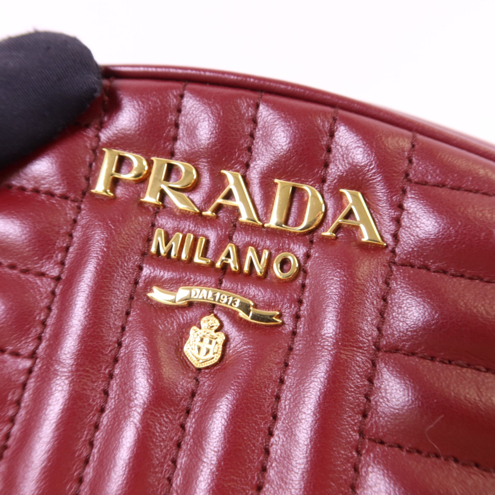 PRADA 牛皮皮革Shoulder Bag金扣肩背袋