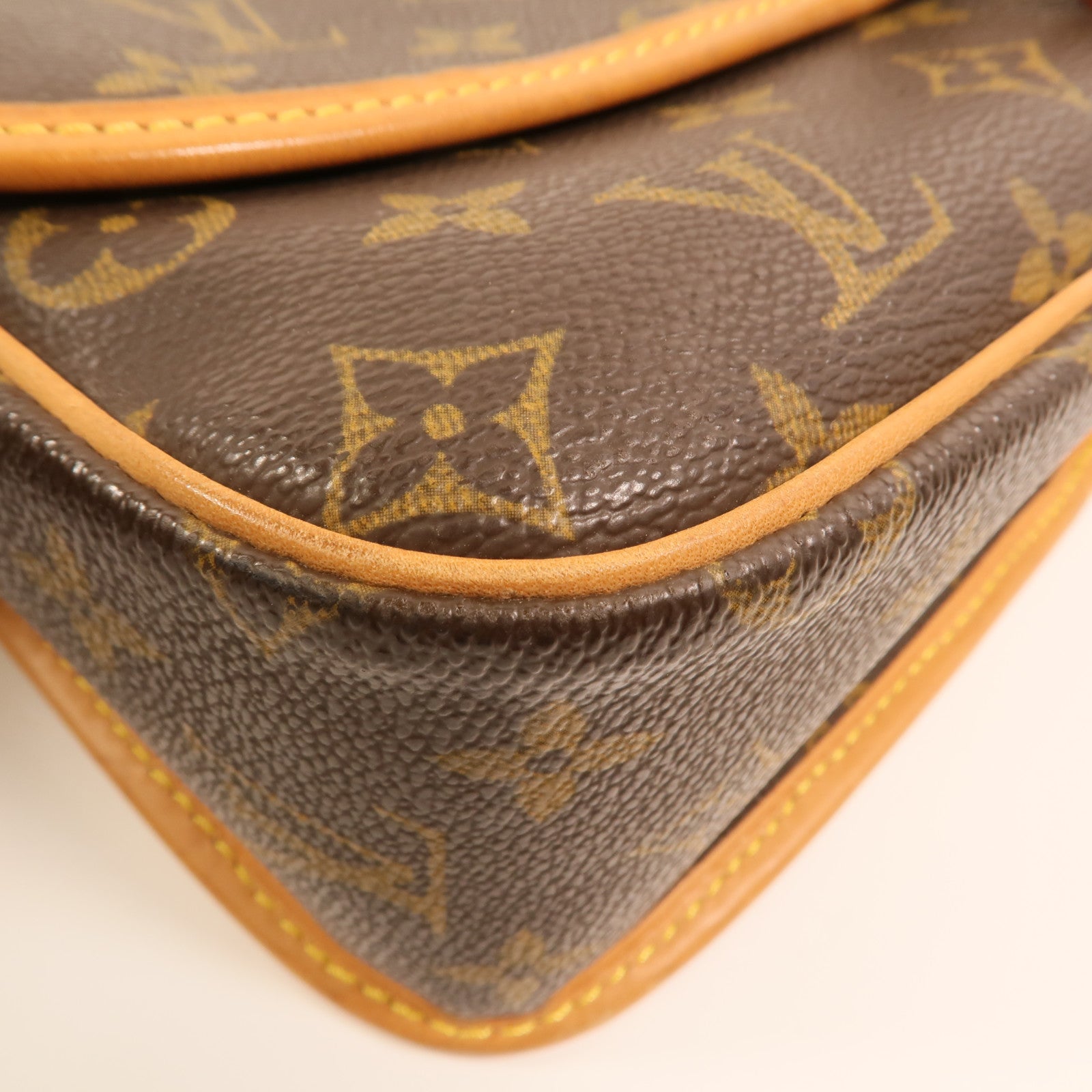 LOUIS VUITTON Monogram Sologne金扣肩背袋