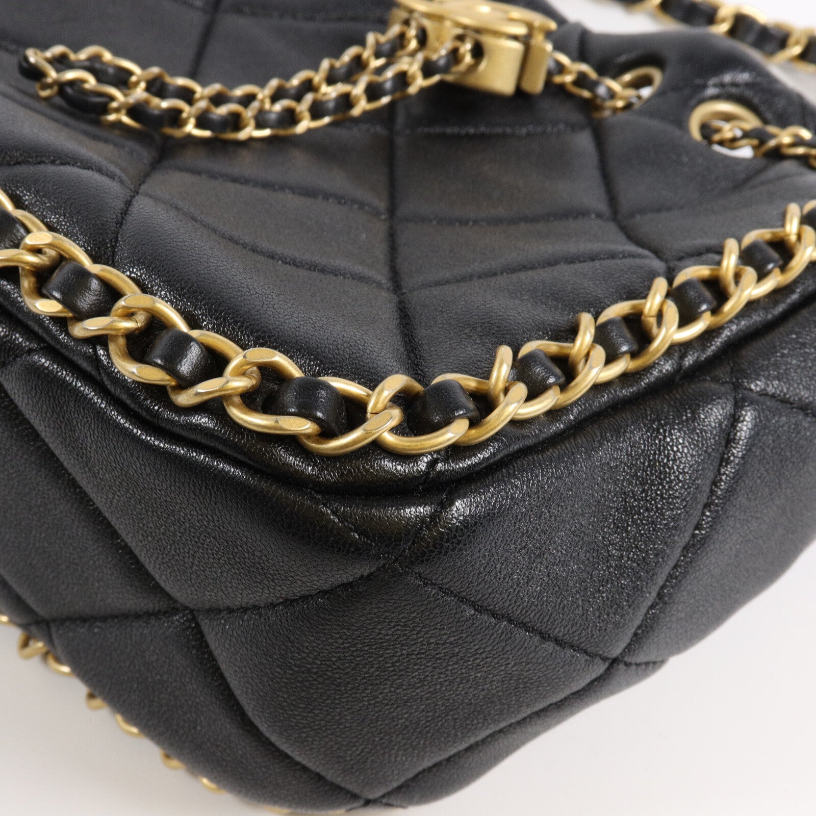 CHANEL 羊皮皮革Small Bucket Bag鏈帶肩背袋