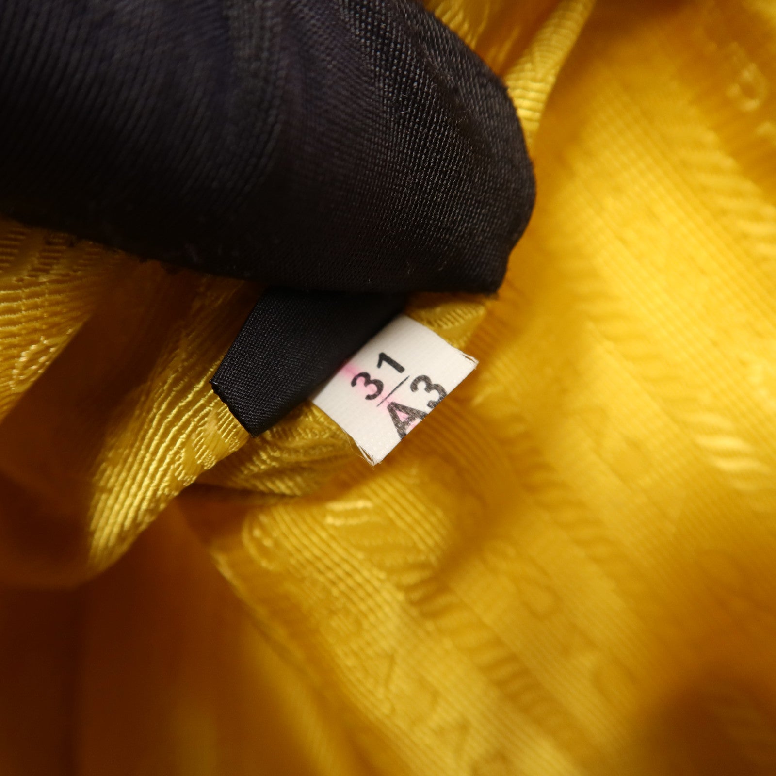 PRADA 尼龍Re-Edition 2000銀扣手挽袋