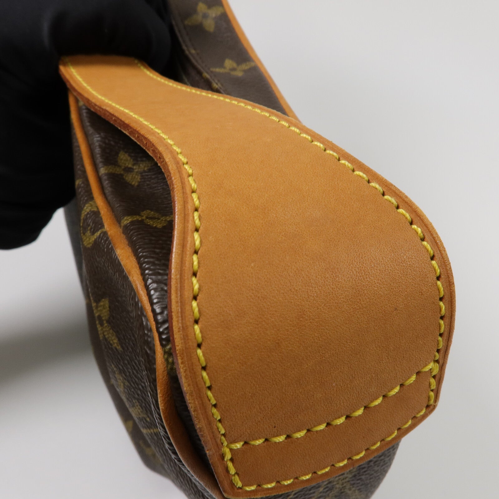 LOUIS VUITTON Monogram Croissant MM肩背袋