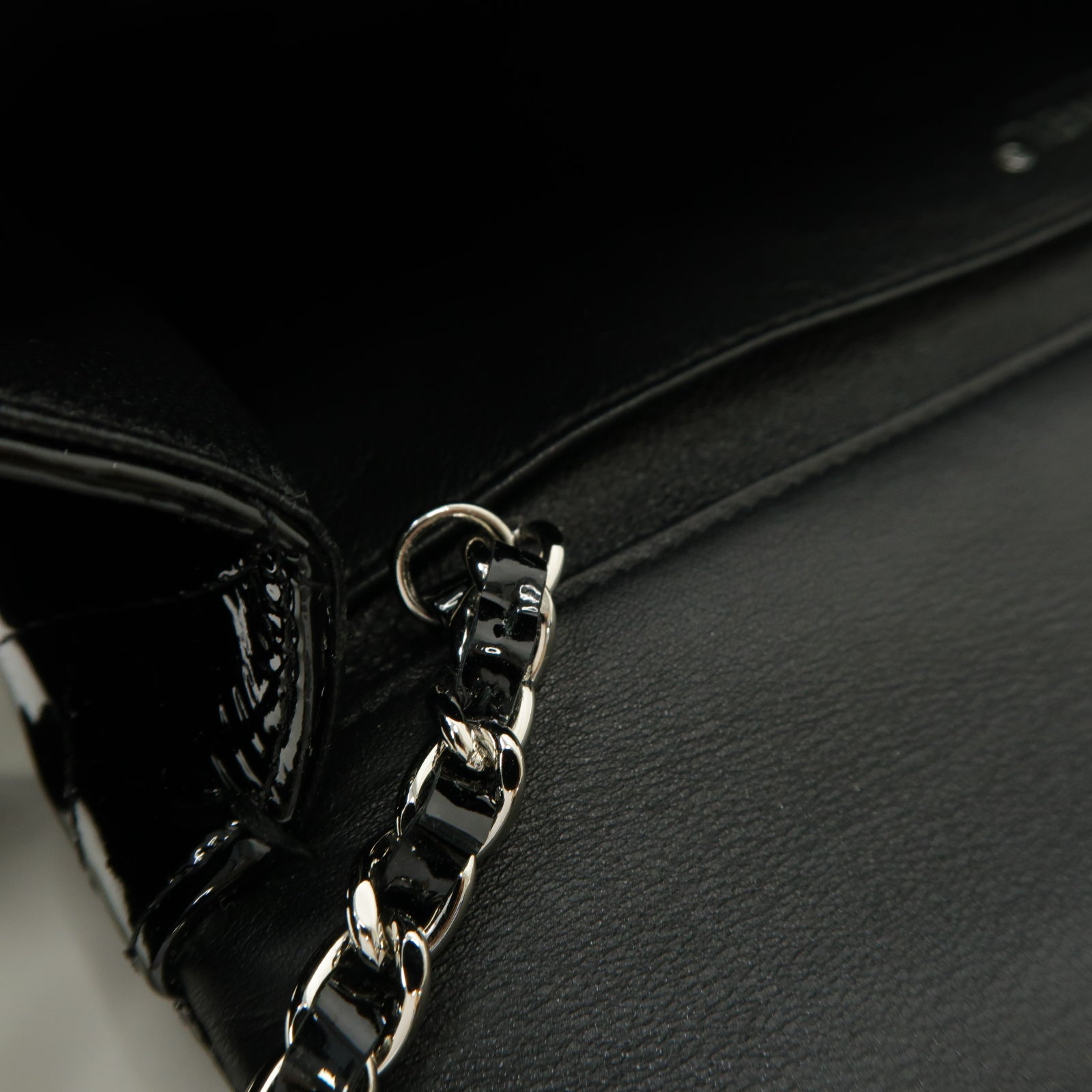 CHANEL 菱格漆皮皮革Chain Shoulder Bag銀扣鏈帶肩背袋黒色