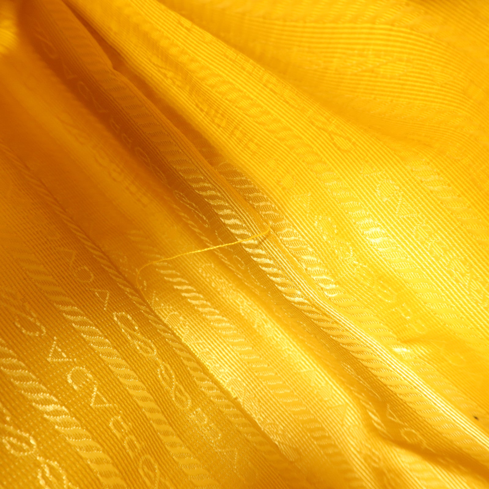 PRADA 尼龍Re-Edition 2000銀扣手挽袋