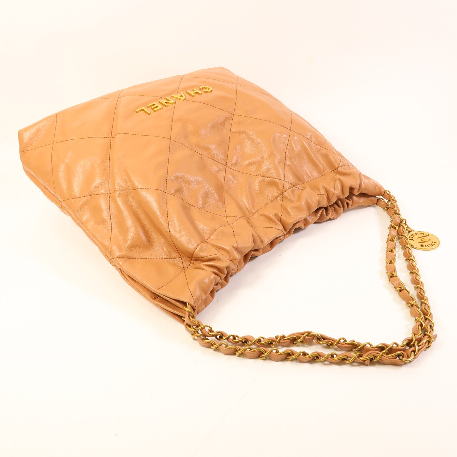 CHANEL 牛皮皮革Chanel 22 Medium金扣鏈帶肩背袋