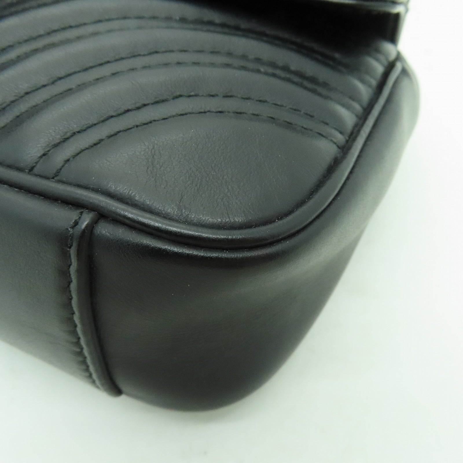 GUCCI 【激減優惠】牛皮皮革GG Marmont金扣鏈帶肩背袋黑色