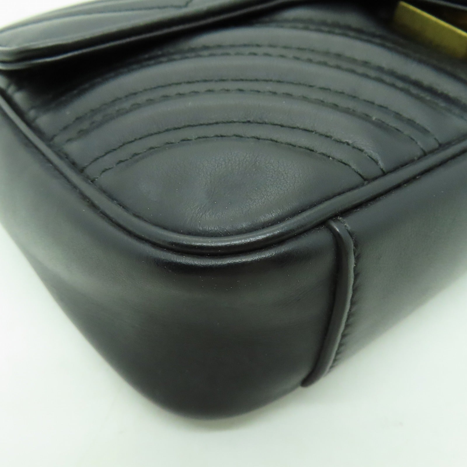 GUCCI 【激減優惠】牛皮皮革GG Marmont金扣鏈帶肩背袋黑色