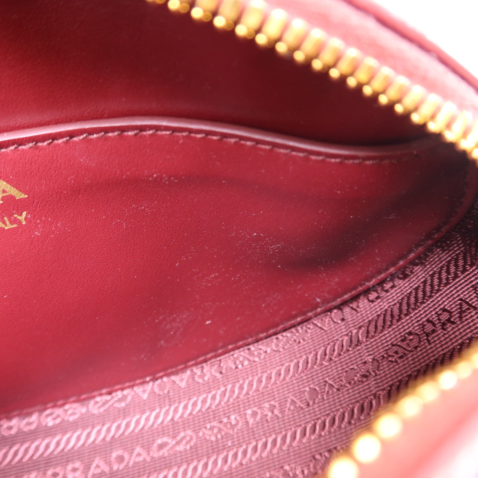 PRADA 牛皮皮革Shoulder Bag金扣肩背袋