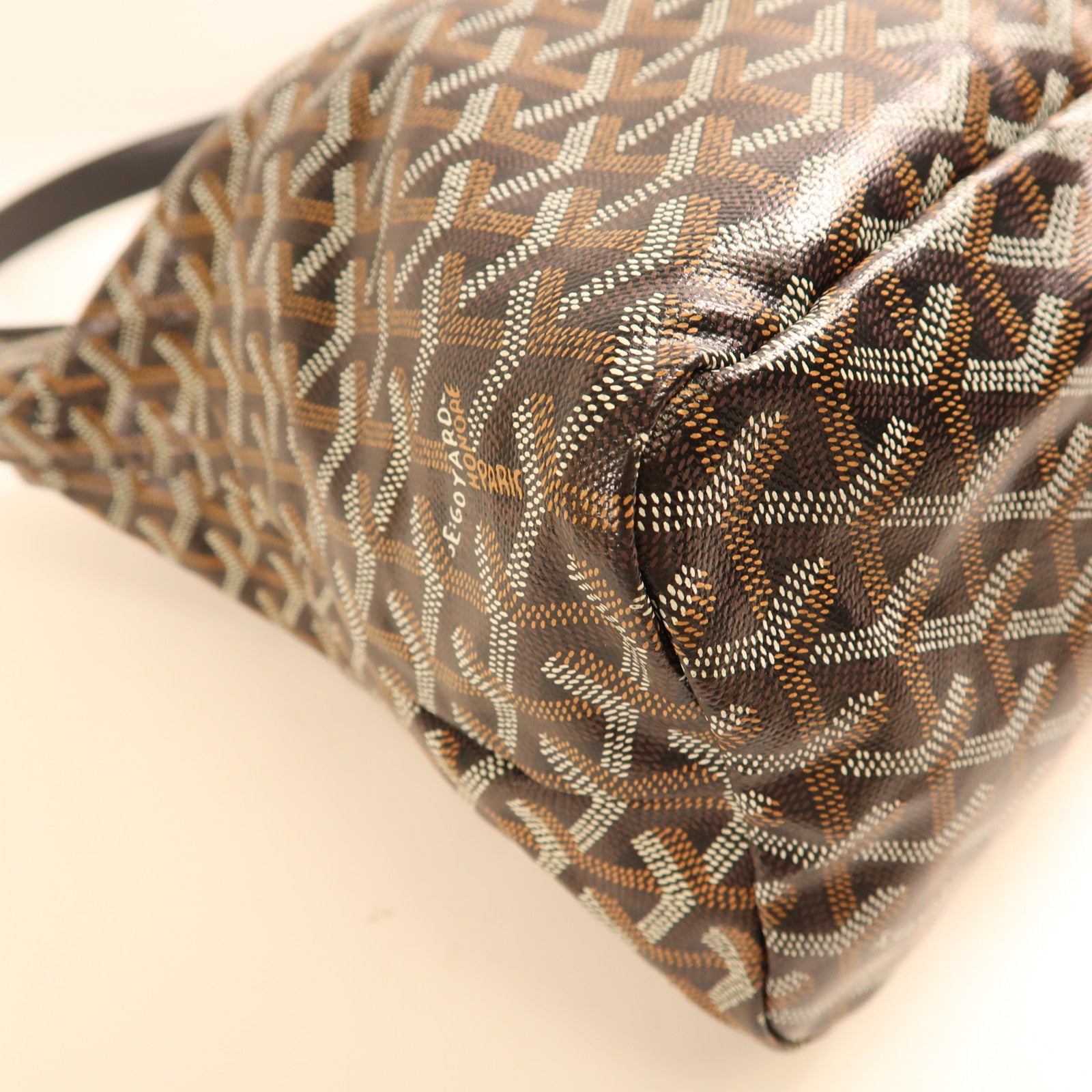 GOYARD 塗層帆布Hobo Bag銀扣肩背袋