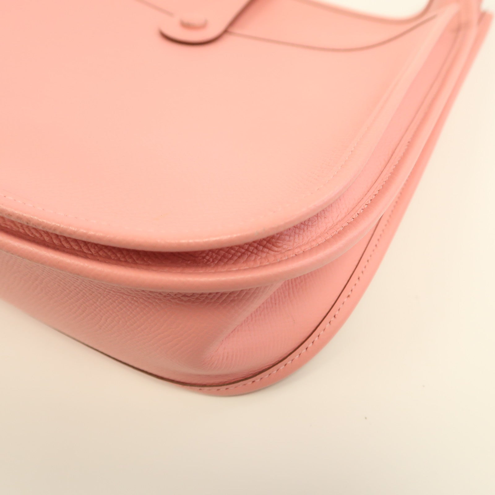 HERMES Epsom皮革Evelyne PM銀扣肩背袋奶昔粉色