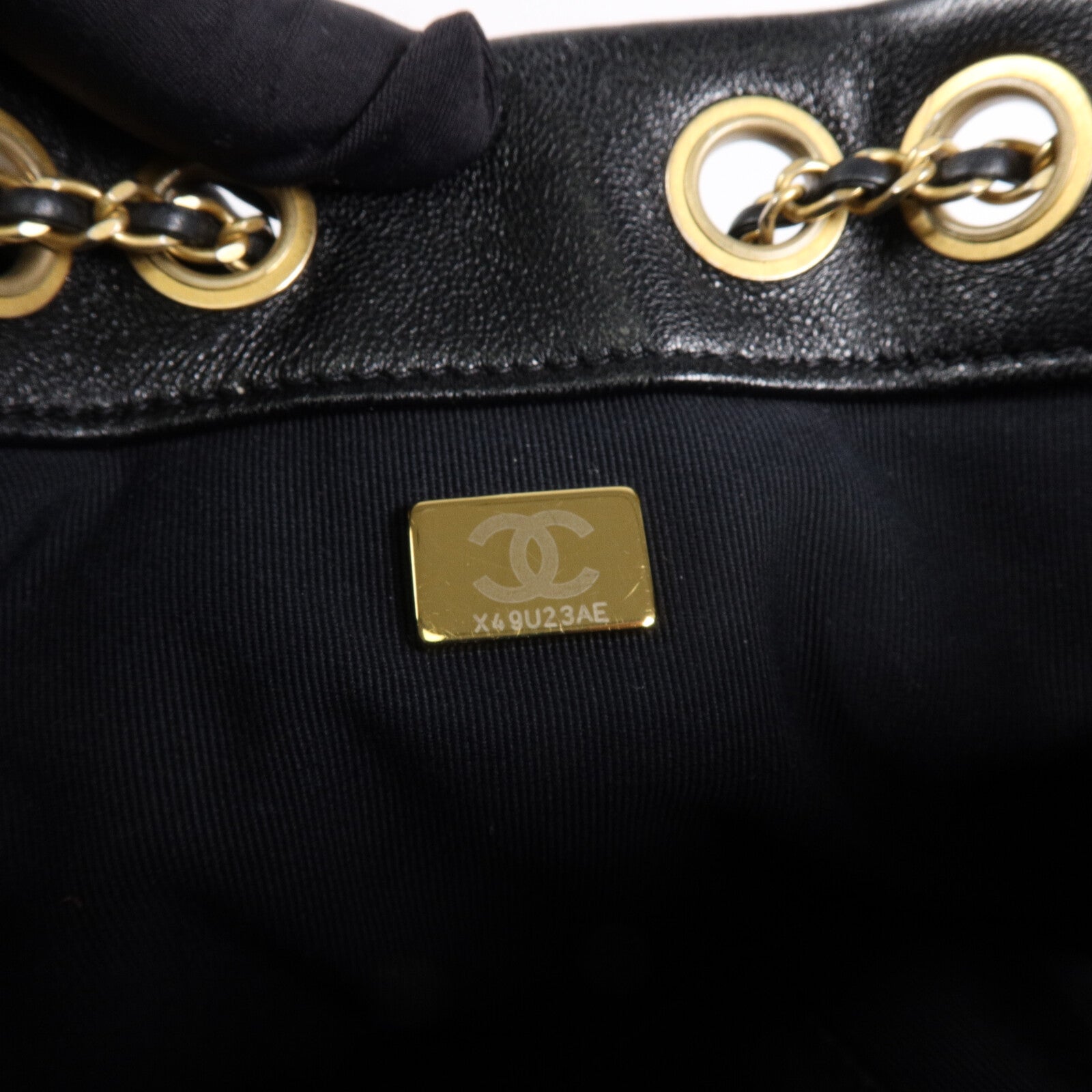 CHANEL 羊皮皮革Small Bucket Bag鏈帶肩背袋
