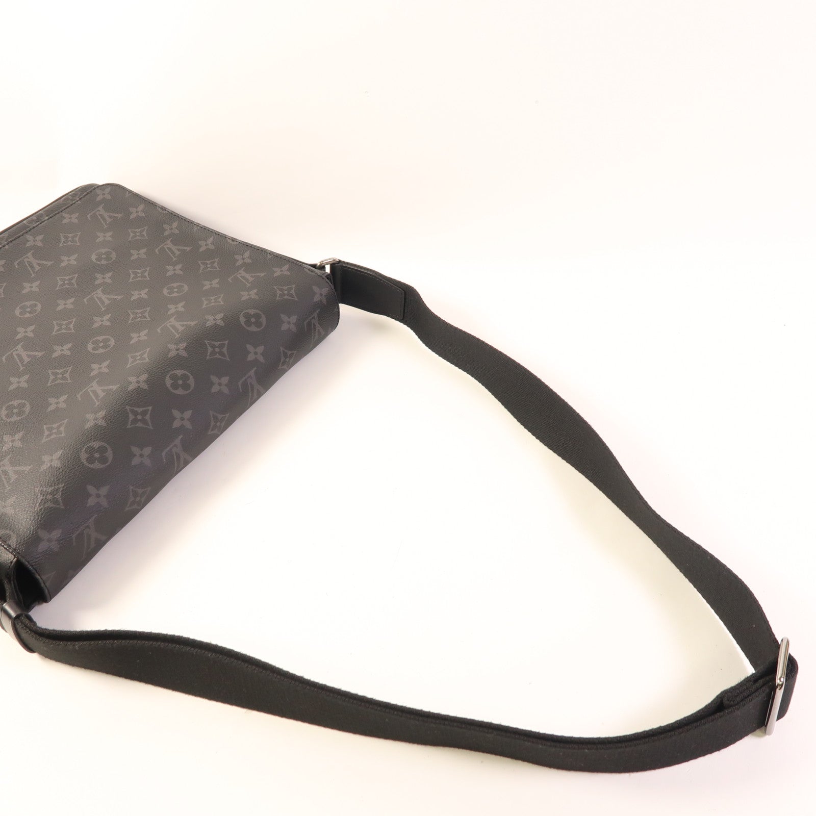 LOUIS VUITTON Monogram Eclipse District MM Monogram Eclipse 肩袋