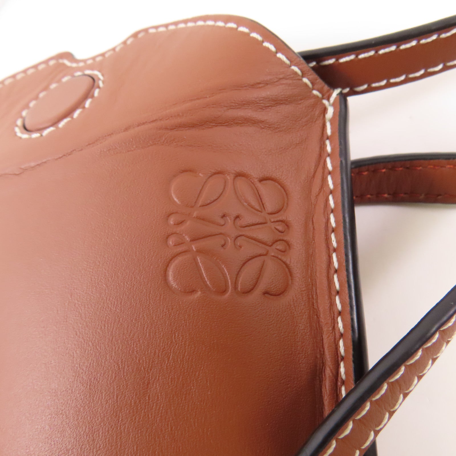 LOEWE 【激減優惠】牛皮皮革Gate Pocket銀扣肩背袋