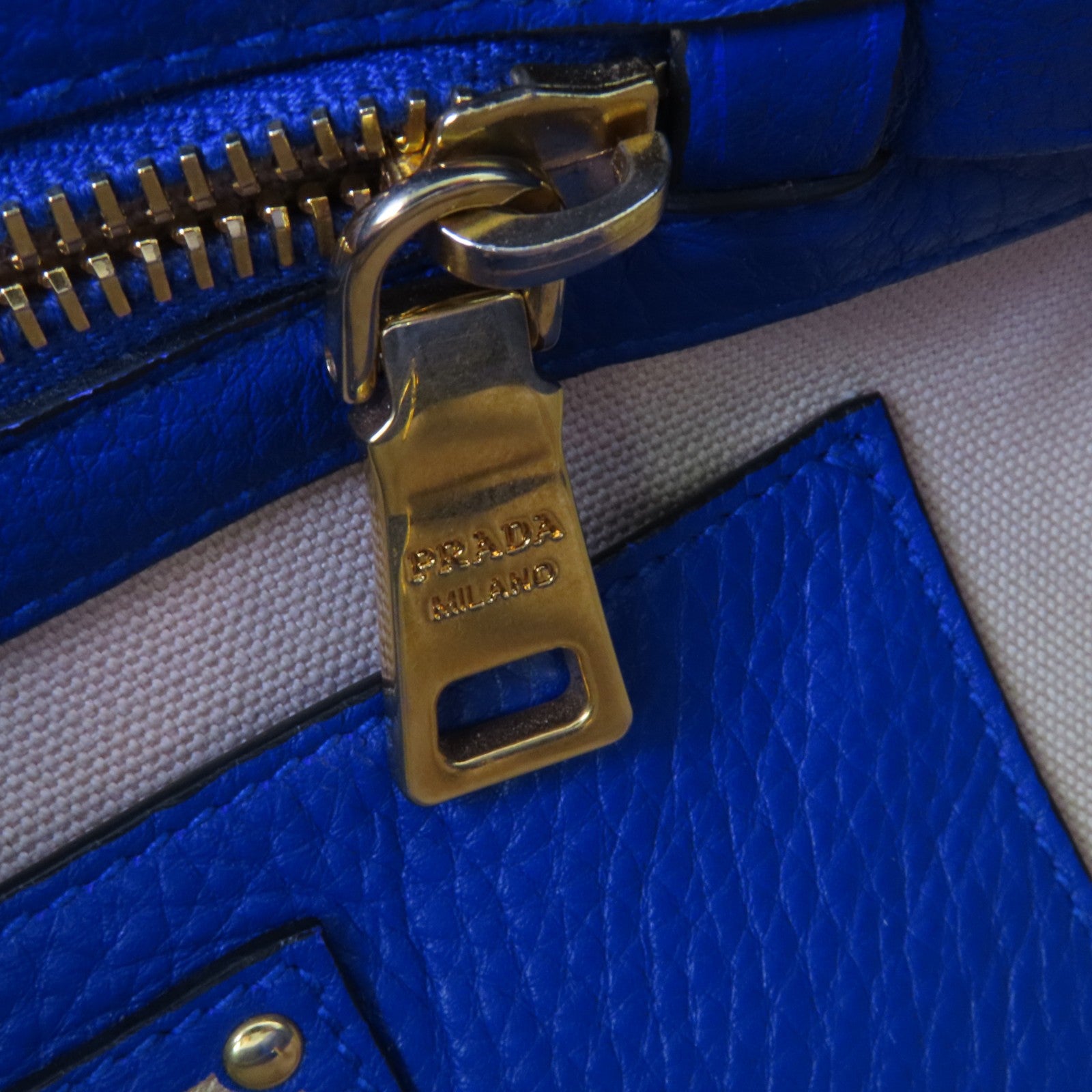 PRADA 【激減優惠】牛皮皮革Shoulder Bag肩背袋