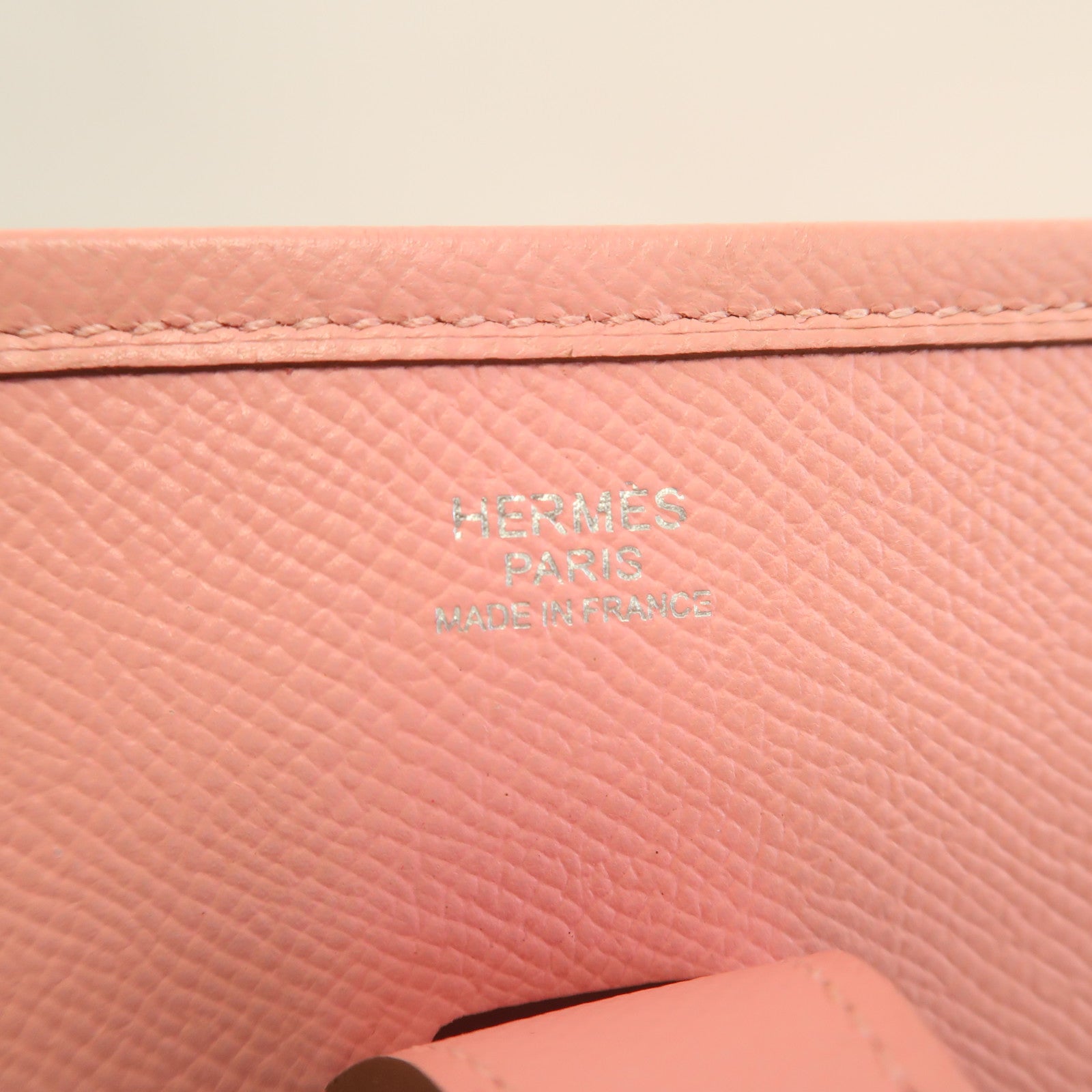 HERMES Epsom皮革Evelyne PM銀扣肩背袋奶昔粉色
