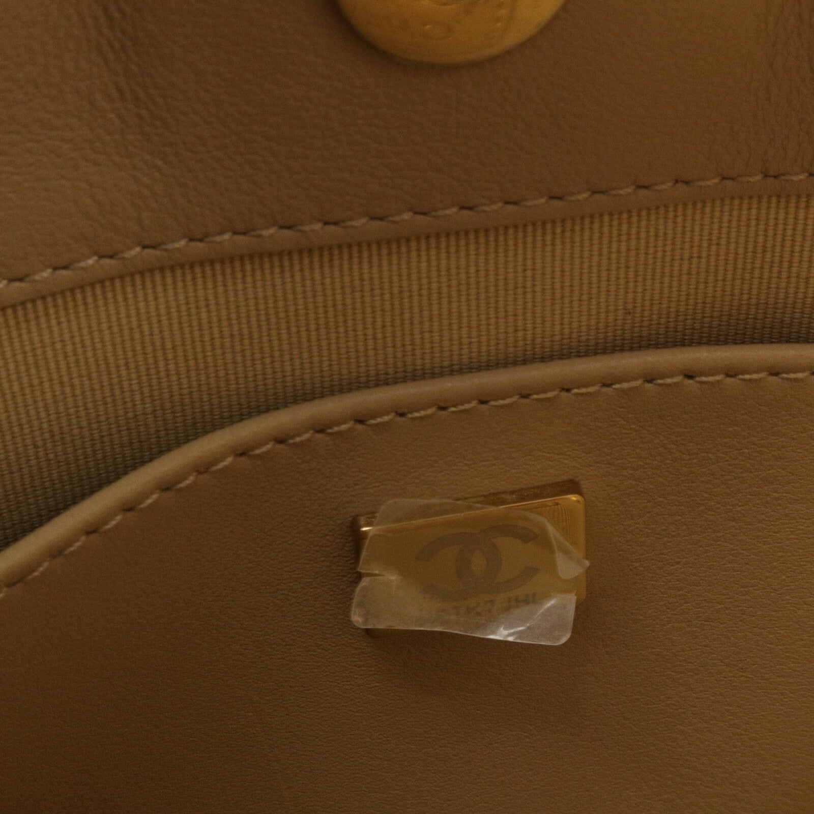 CHANEL 牛皮皮革Hobo鏈帶肩背袋