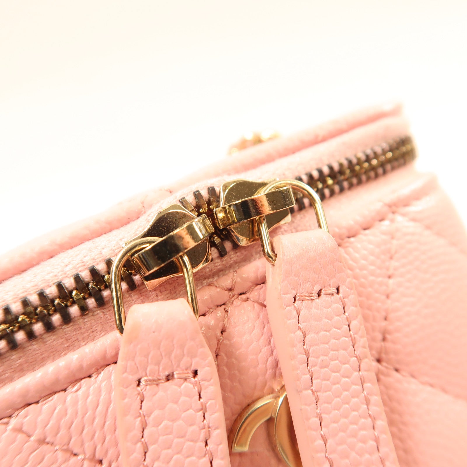 CHANEL 牛皮皮革Chain Shoulder金扣鏈帶肩背袋