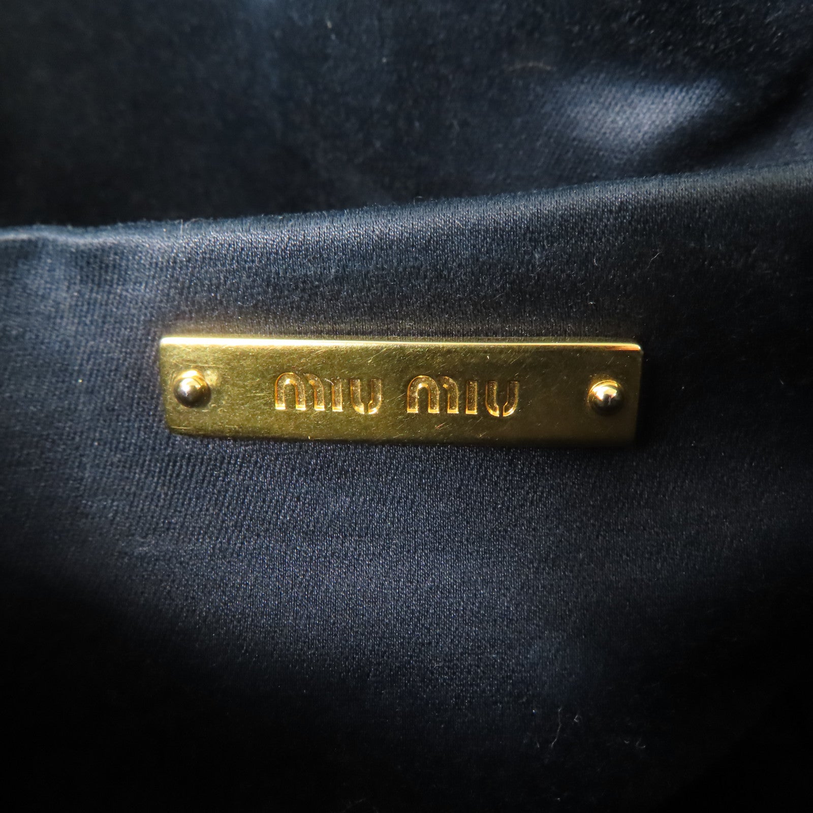 Miu Miu 皮革Shoulder Bag金扣肩背袋黑色