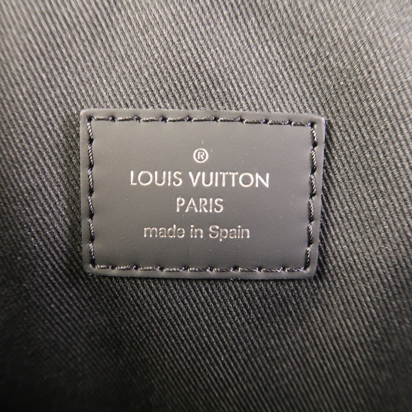 LOUIS VUITTON Monogram Eclipse District MM Monogram Eclipse 肩袋
