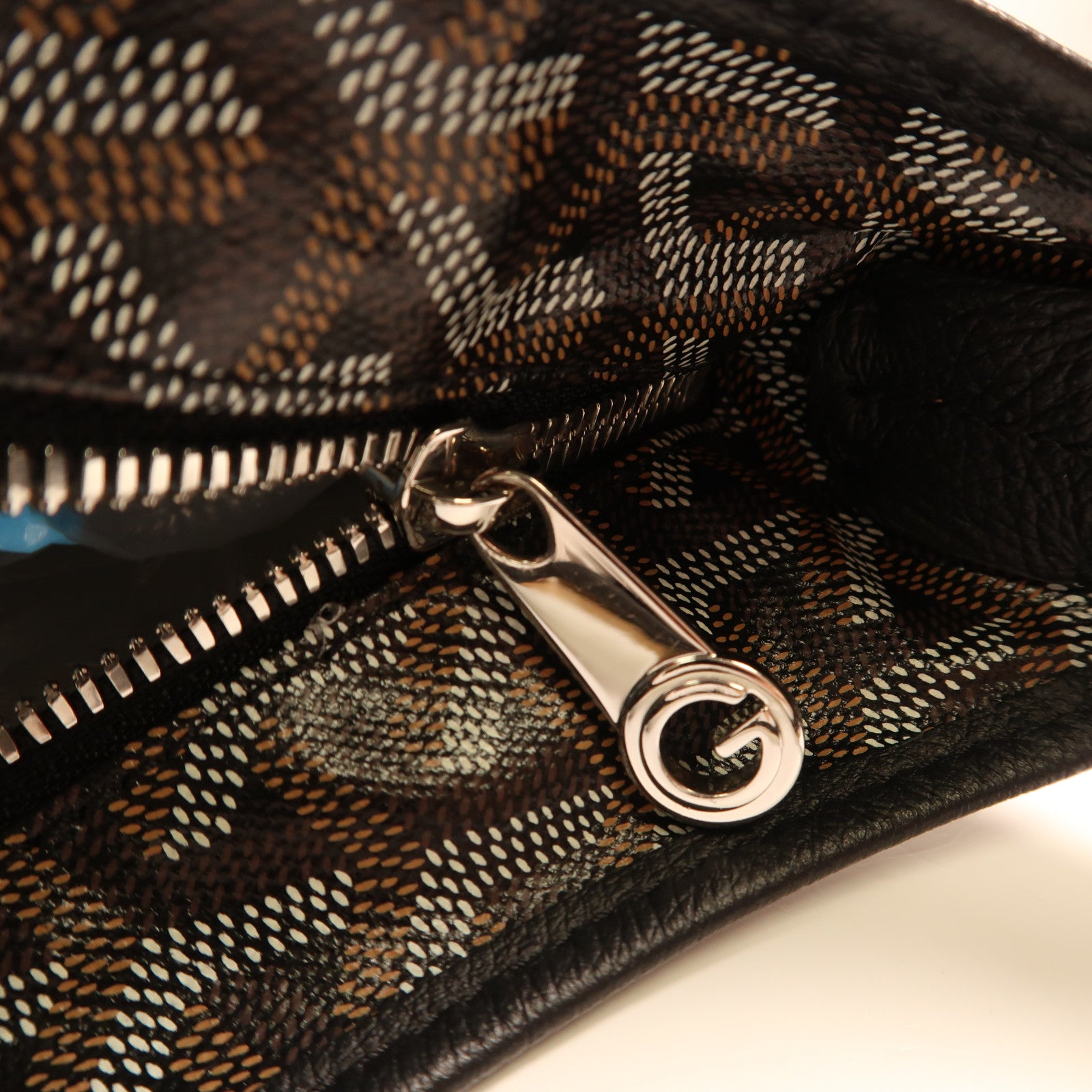 GOYARD 塗層帆布Hobo Bag銀扣肩背袋