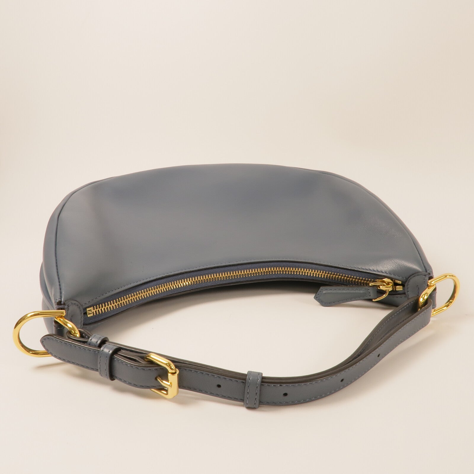 FENDI 牛皮皮革Hobo Bag肩背袋