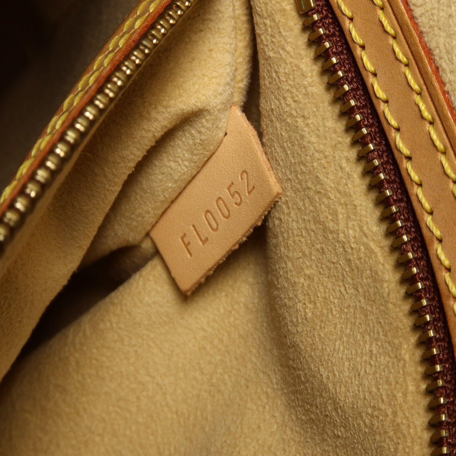 LOUIS VUITTON Monogram Looping MM肩背袋