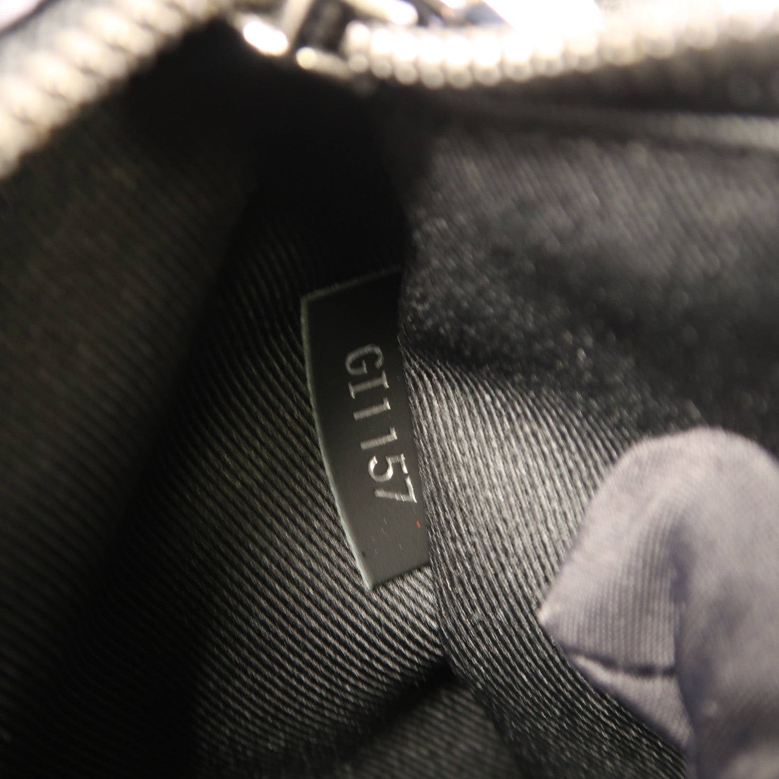 LOUIS VUITTON Monogram Eclipse District MM Monogram Eclipse 肩袋