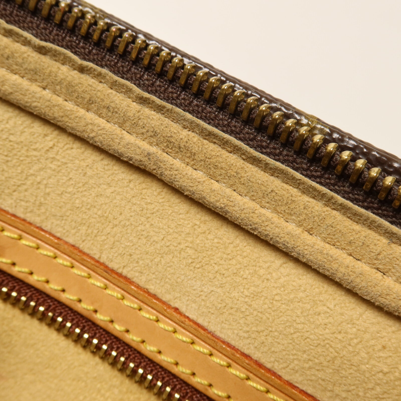 LOUIS VUITTON Monogram Looping MM肩背袋