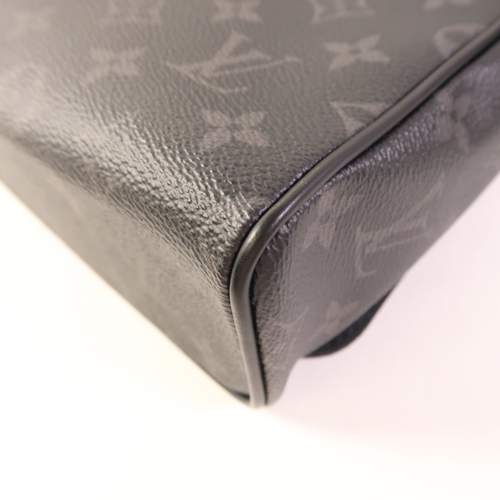 LOUIS VUITTON Monogram Eclipse District MM Monogram Eclipse 肩袋
