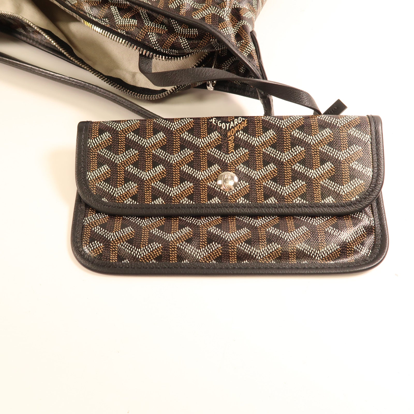 GOYARD 塗層帆布Hobo Bag銀扣肩背袋