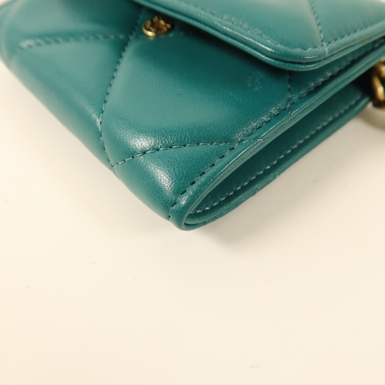 CHANEL 羊皮皮革C19 Card Case Chain Shoulder Bag鏈帶肩背袋