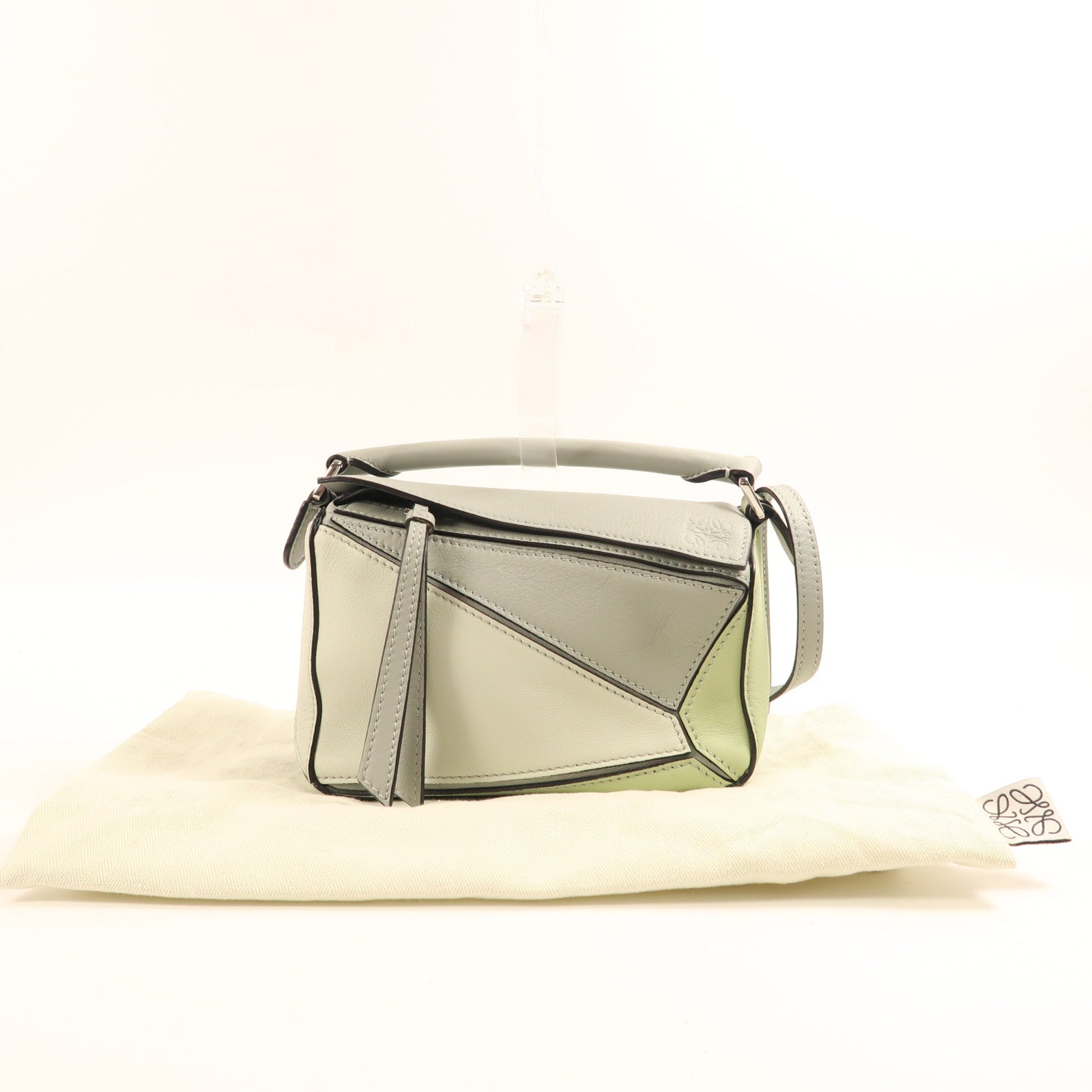 LOEWE 牛皮皮革Mini Puzzle銀扣手挽肩背兩用袋
