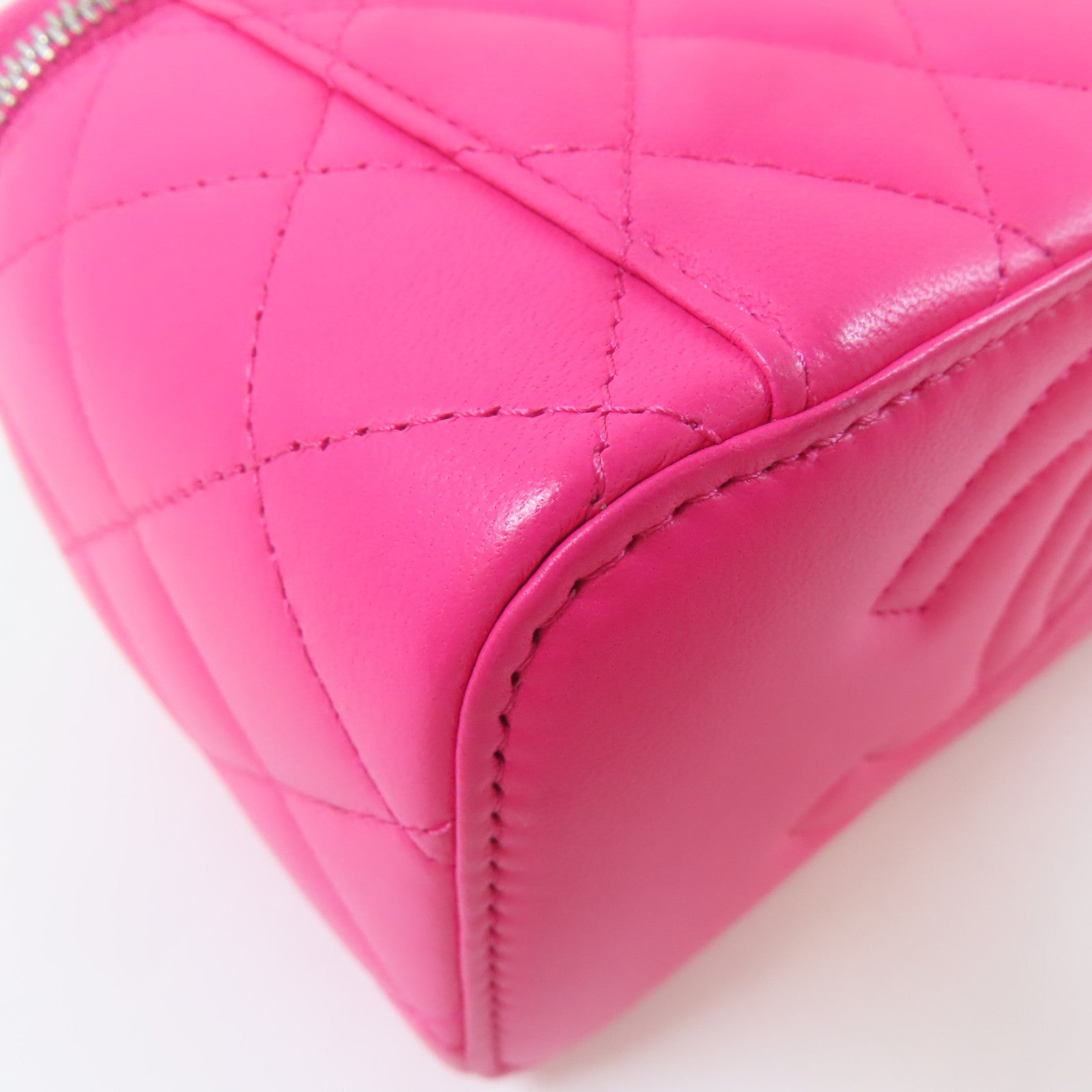 CHANEL 【激減優惠】菱格羊皮皮革Clutch with Chain銀扣鏈帶手挽肩背兩用袋粉紅色