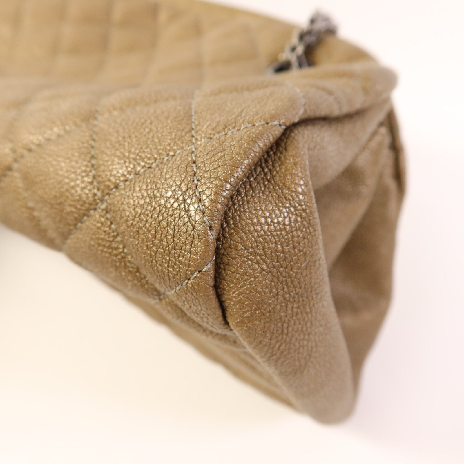 CHANEL 牛皮皮革Mademoiselle Bowling Bag鏈帶肩背袋