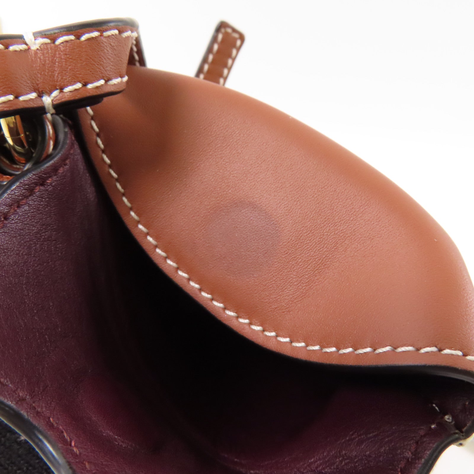 LOEWE 牛皮皮革Gate Pocket銀扣肩背袋