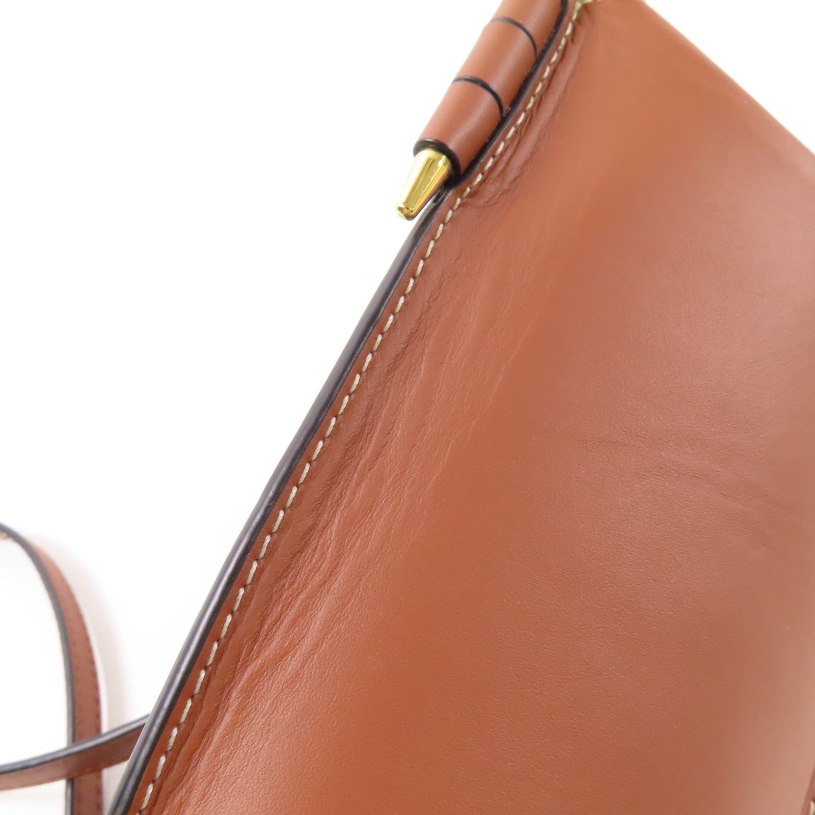 LOEWE 牛皮皮革Gate Pocket銀扣肩背袋