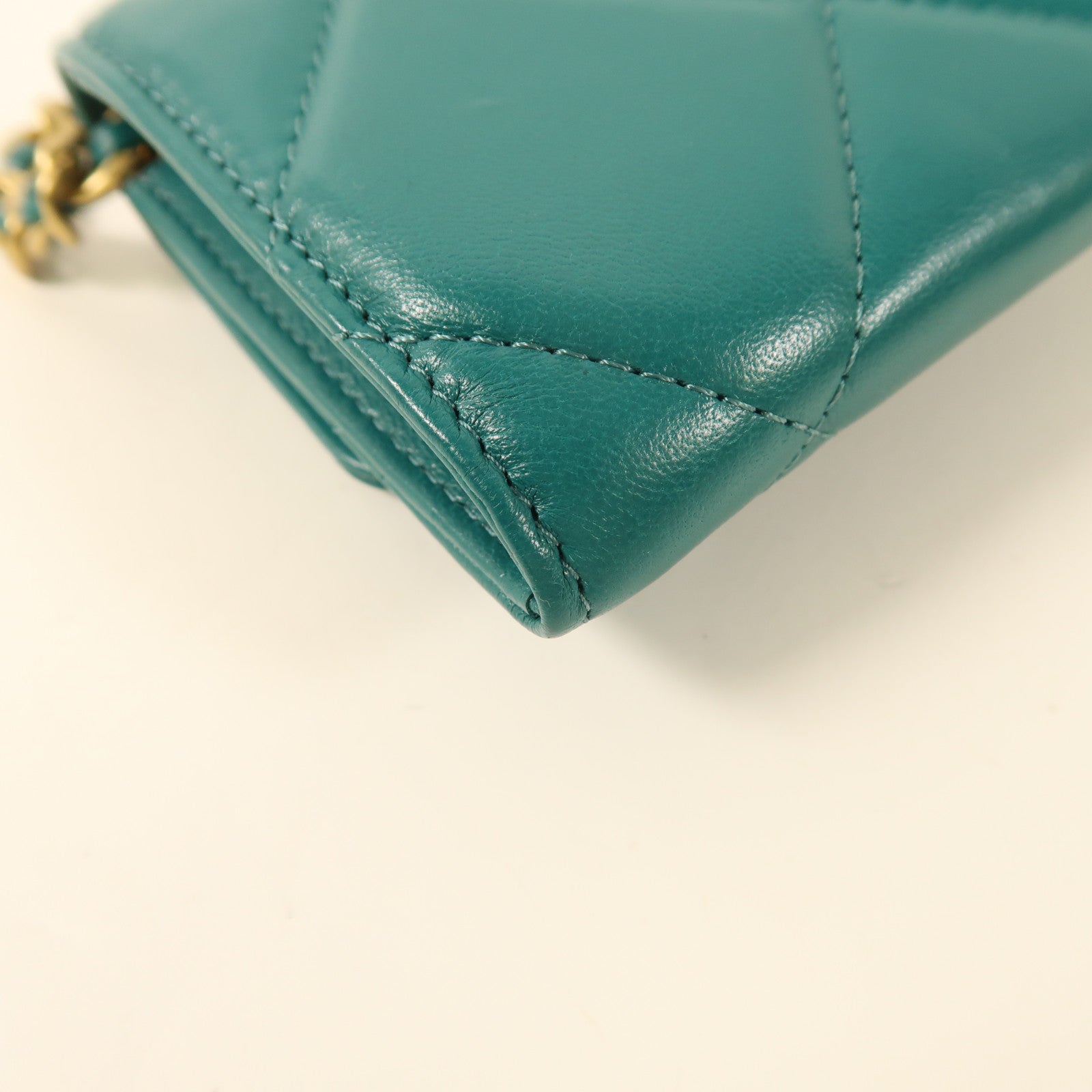 CHANEL 羊皮皮革C19 Card Case Chain Shoulder Bag鏈帶肩背袋