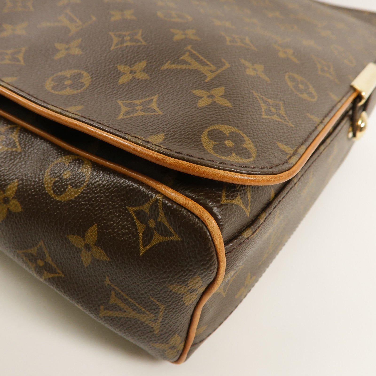 LOUIS VUITTON 【激減優惠】Monogram Abbesses金扣肩背袋