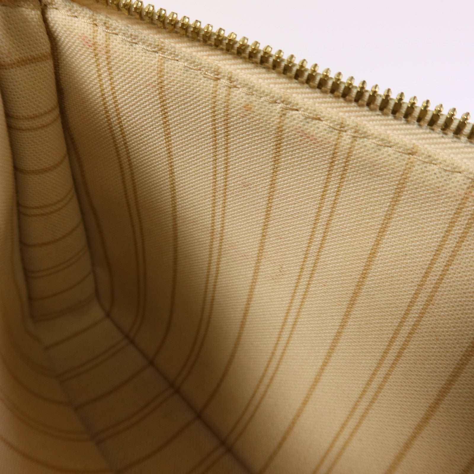 LOUIS VUITTON Monogram Empreinte Easy Pouch On Strap金扣手挽肩背兩用袋