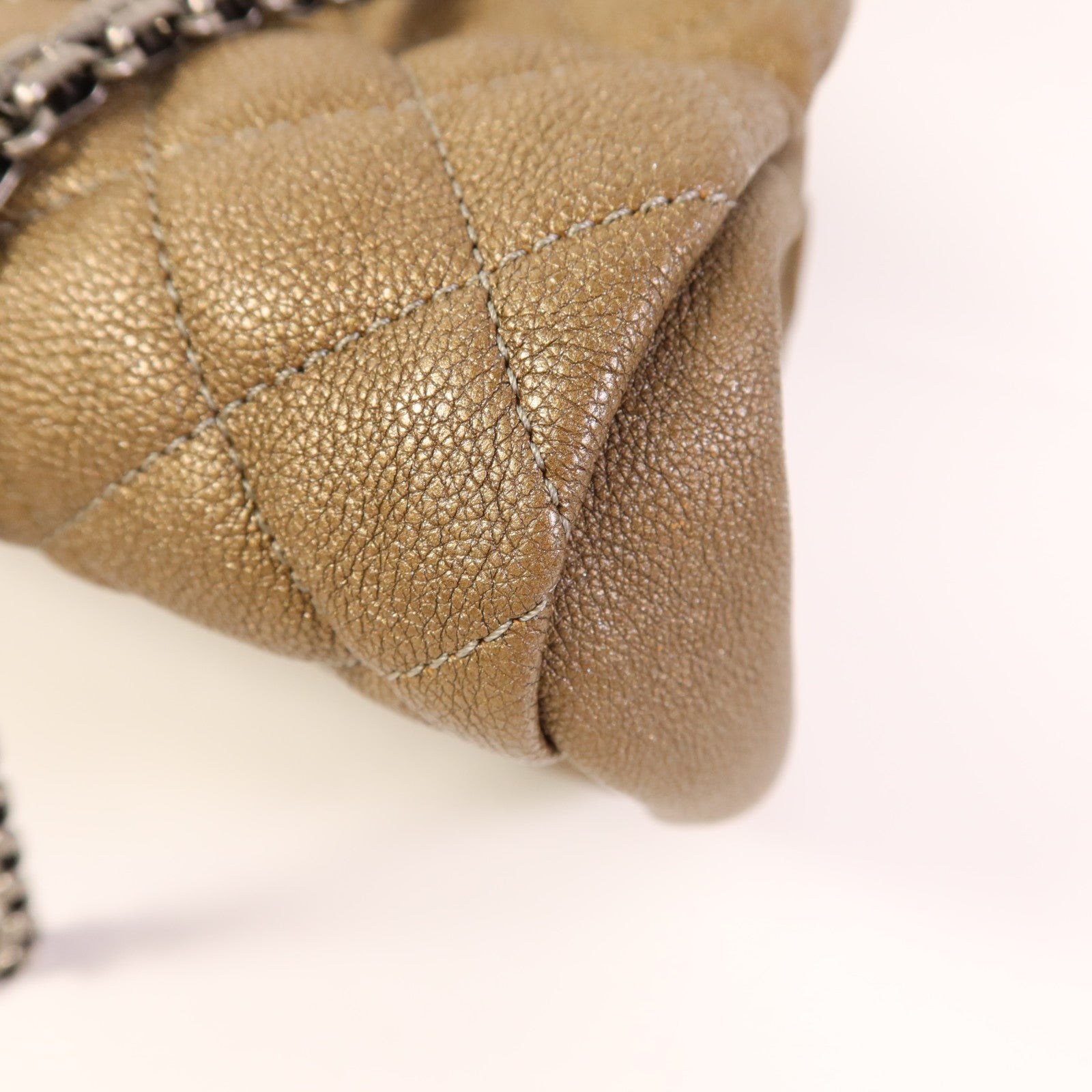 CHANEL 牛皮皮革Mademoiselle Bowling Bag鏈帶肩背袋