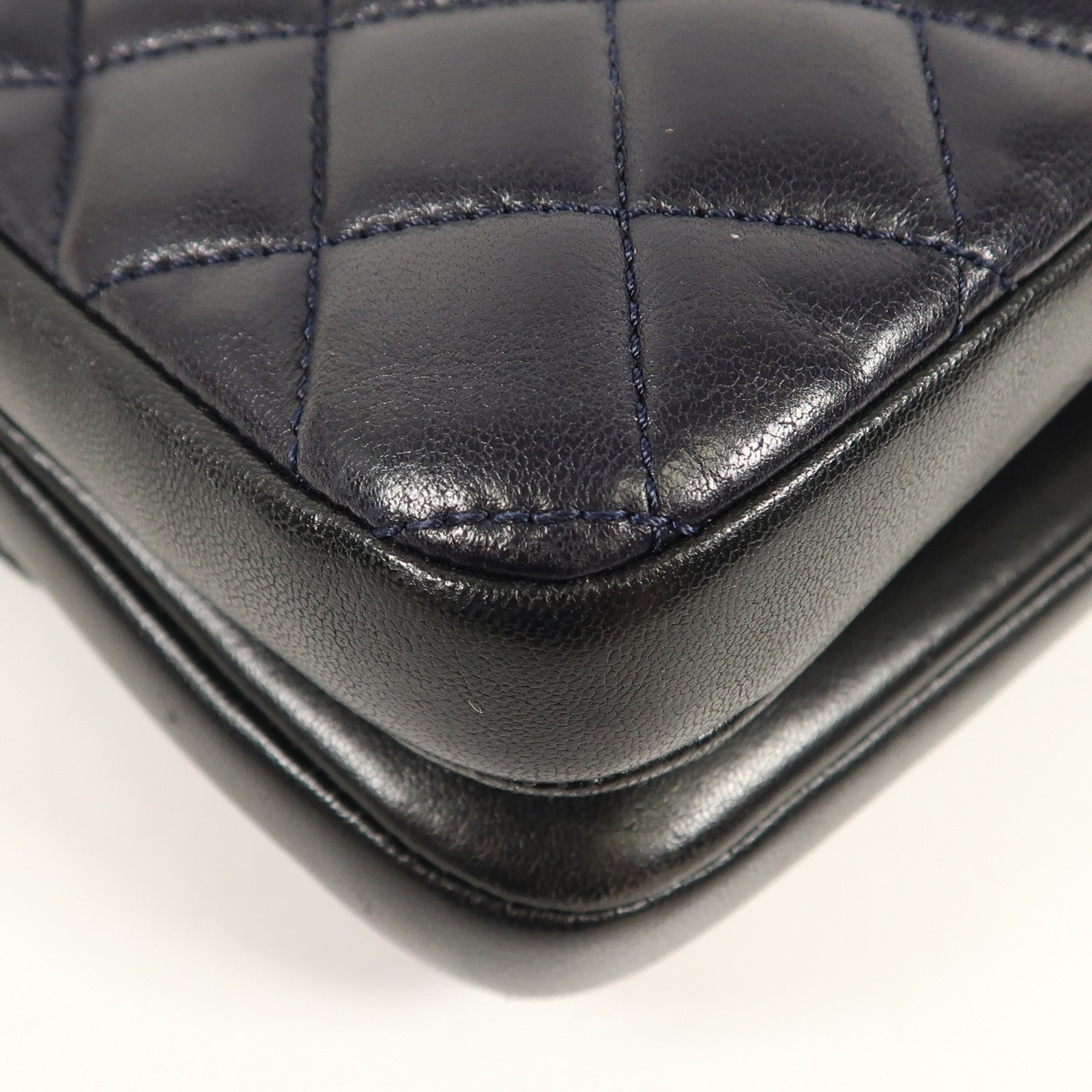 CHANEL 羊皮皮革Shoulder Bag金扣鏈帶肩背袋