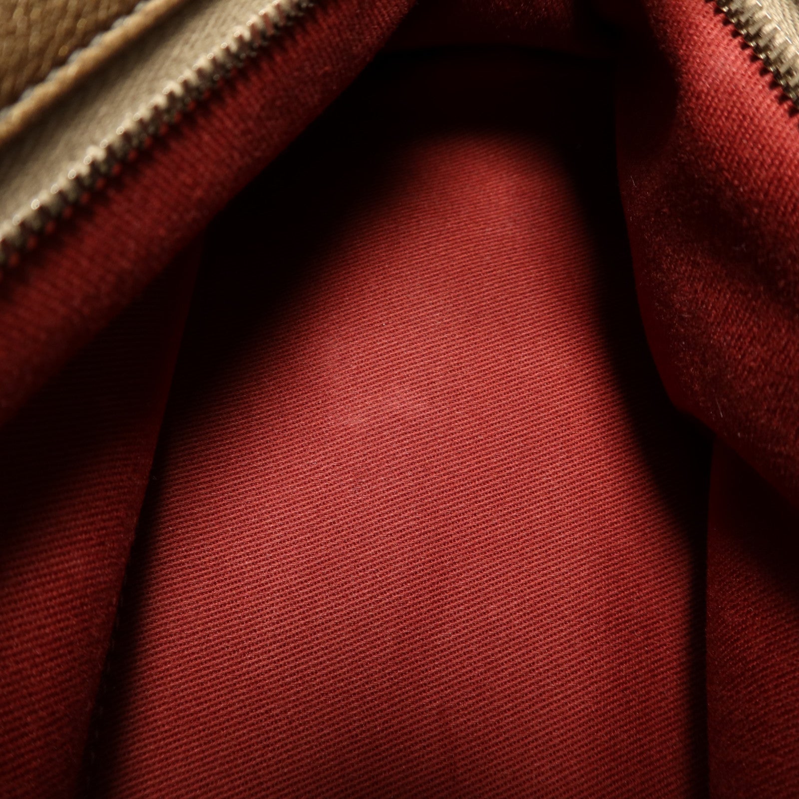 CHANEL 牛皮皮革Mademoiselle Bowling Bag鏈帶肩背袋