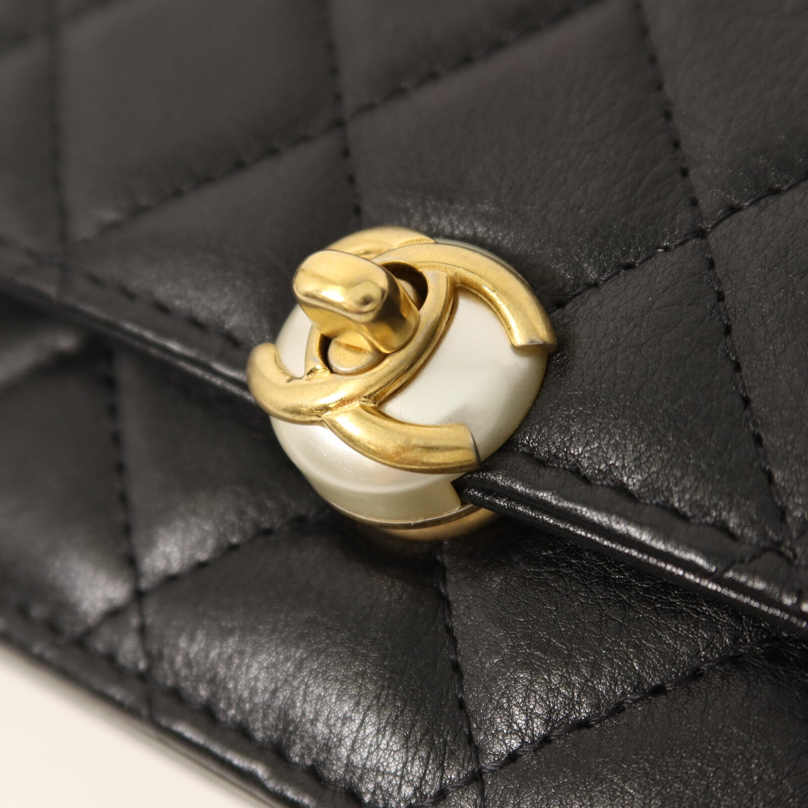 CHANEL 牛皮皮革Wallet On Chain金扣鏈帶肩背袋