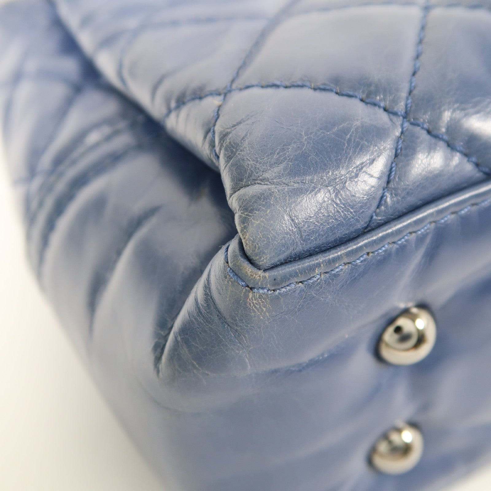 CHANEL 牛皮皮革Shoulder Bag銀扣肩背袋