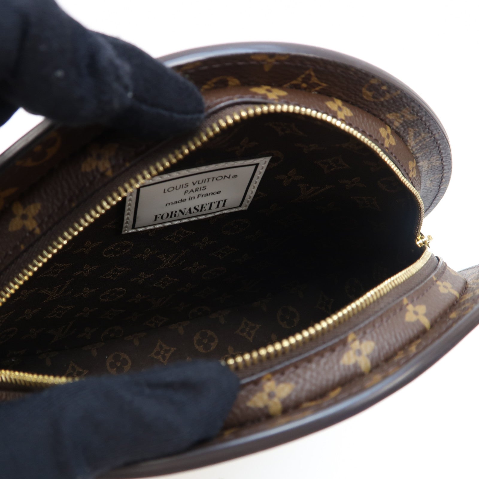 LOUIS VUITTON 塗層帆布Fornasetti Pochette Tete金扣肩背袋白色/紅色