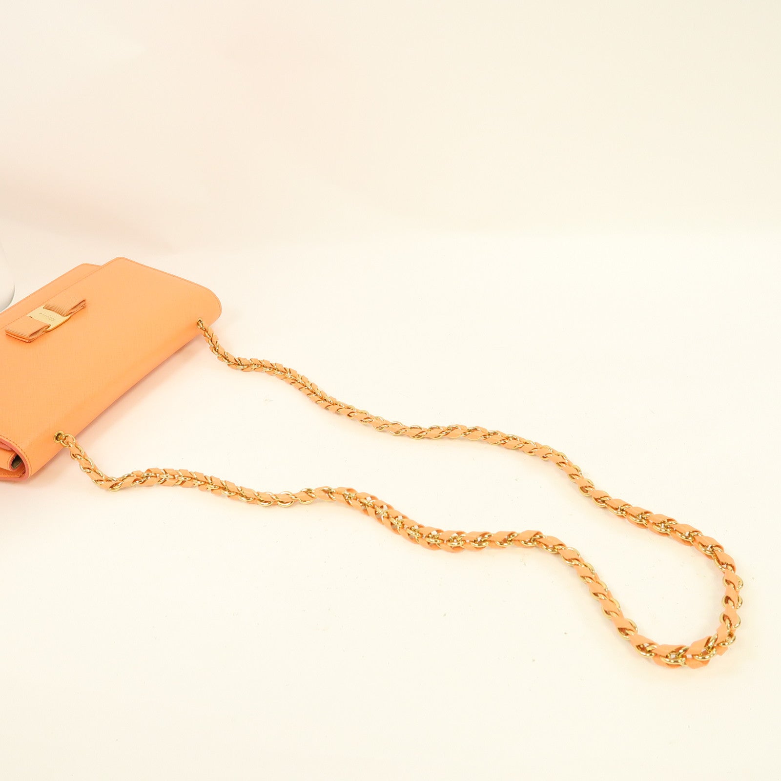 Salvatore Ferragamo 【激減優惠】牛皮皮革Chain Shoulder金扣鏈帶肩背袋橘粉色