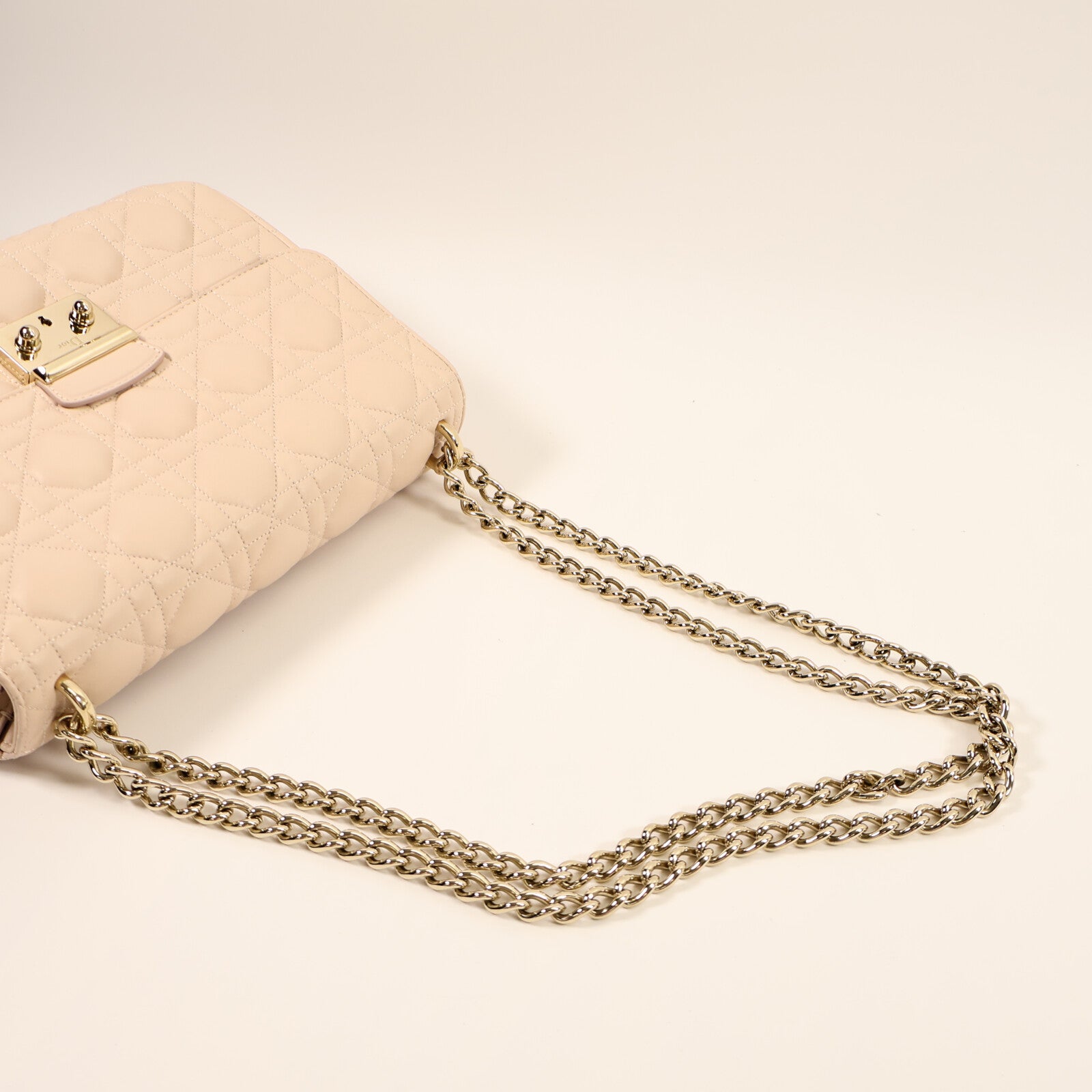 Dior 羊皮皮革Miss Dior Medium Flap Bag鏈帶肩背袋
